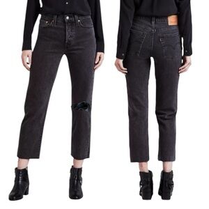 Levi’s Wedgie Straight Black Distressed Jeans Size 30
